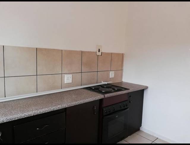 2 BEDROOM APARTMENT FOR SALE IN TURFFONTEIN